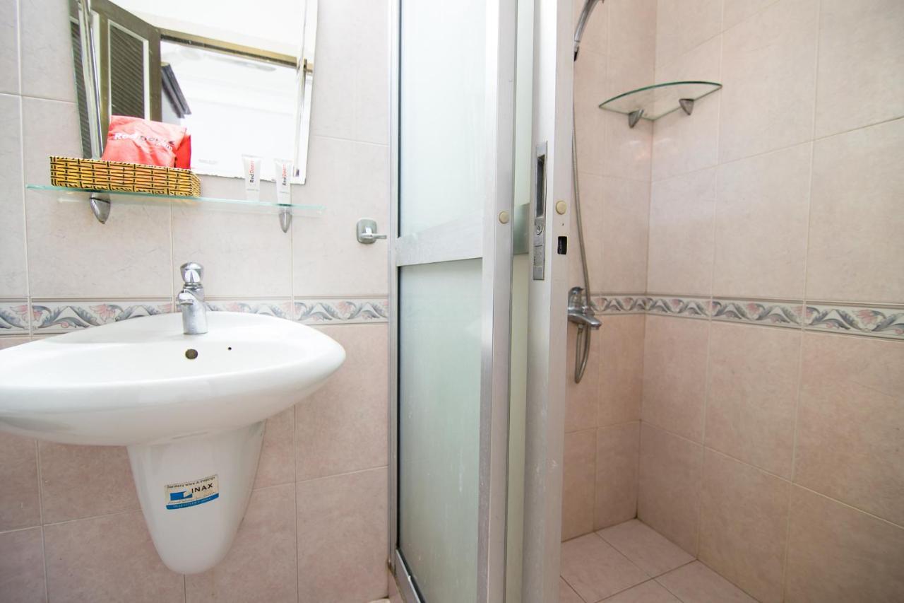 Reddoorz Near Pico Plaza Cong Hoa Otel Ho Şi Min Dış mekan fotoğraf