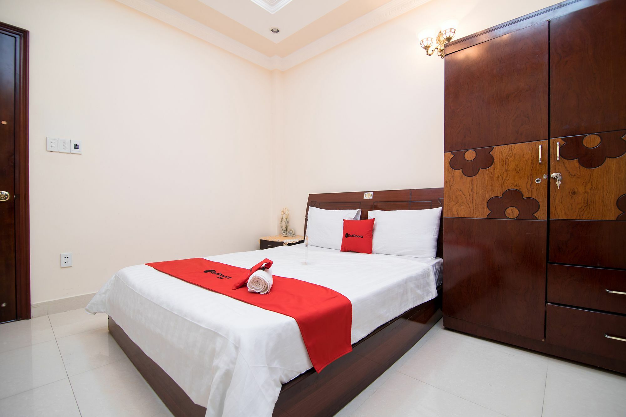 Reddoorz Near Pico Plaza Cong Hoa Otel Ho Şi Min Dış mekan fotoğraf