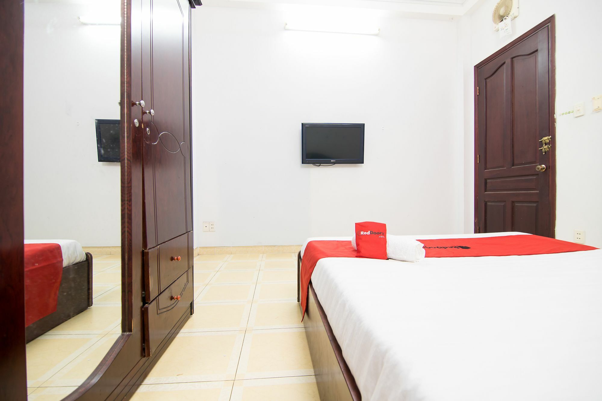 Reddoorz Near Pico Plaza Cong Hoa Otel Ho Şi Min Dış mekan fotoğraf